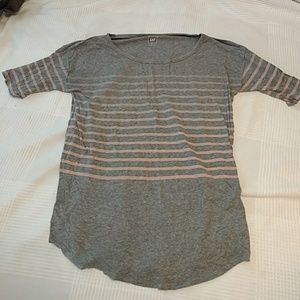 Gray striped Gap shirt